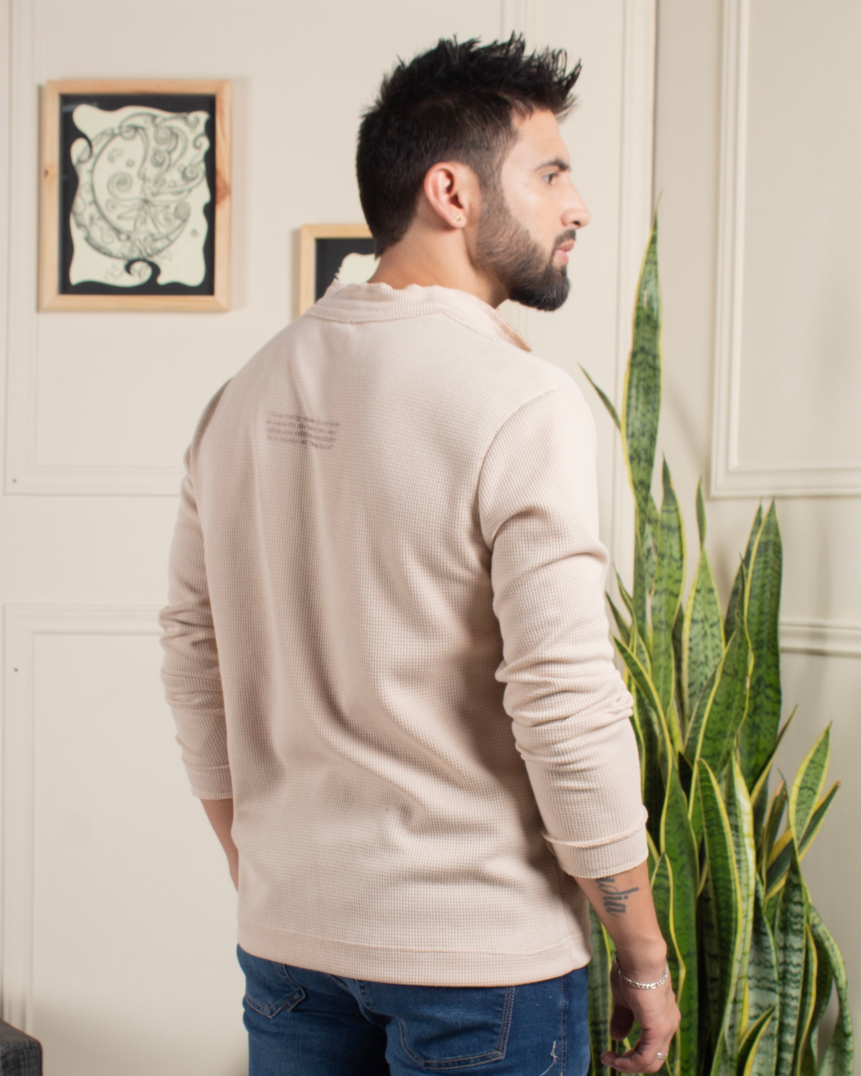 Buzo Polo Texturizado Cuello Nerú Sobrepuesto con Botonadura Marca Rappaz