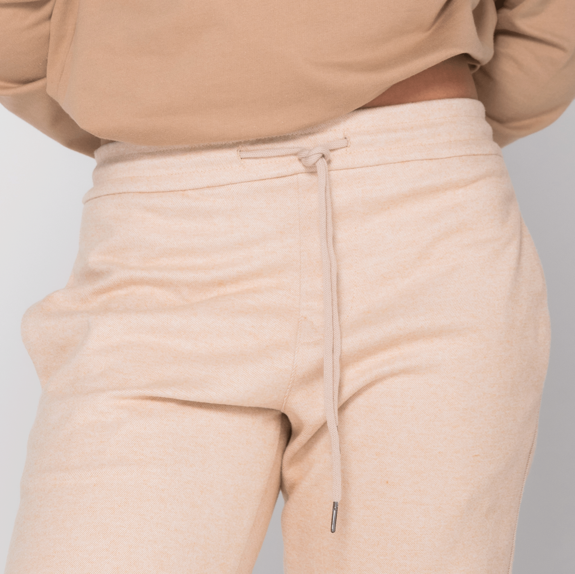 Jogger Clásico Bota Recta WOMAN