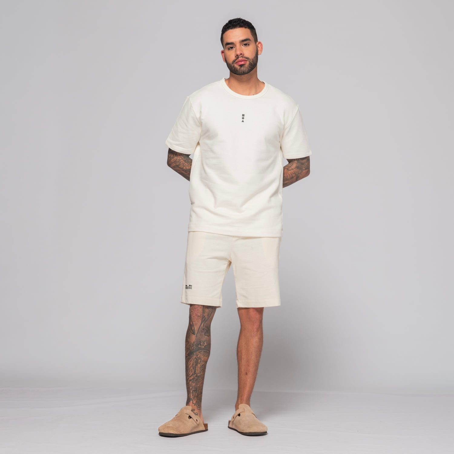 Bermuda Clásica Estampado Minimalista