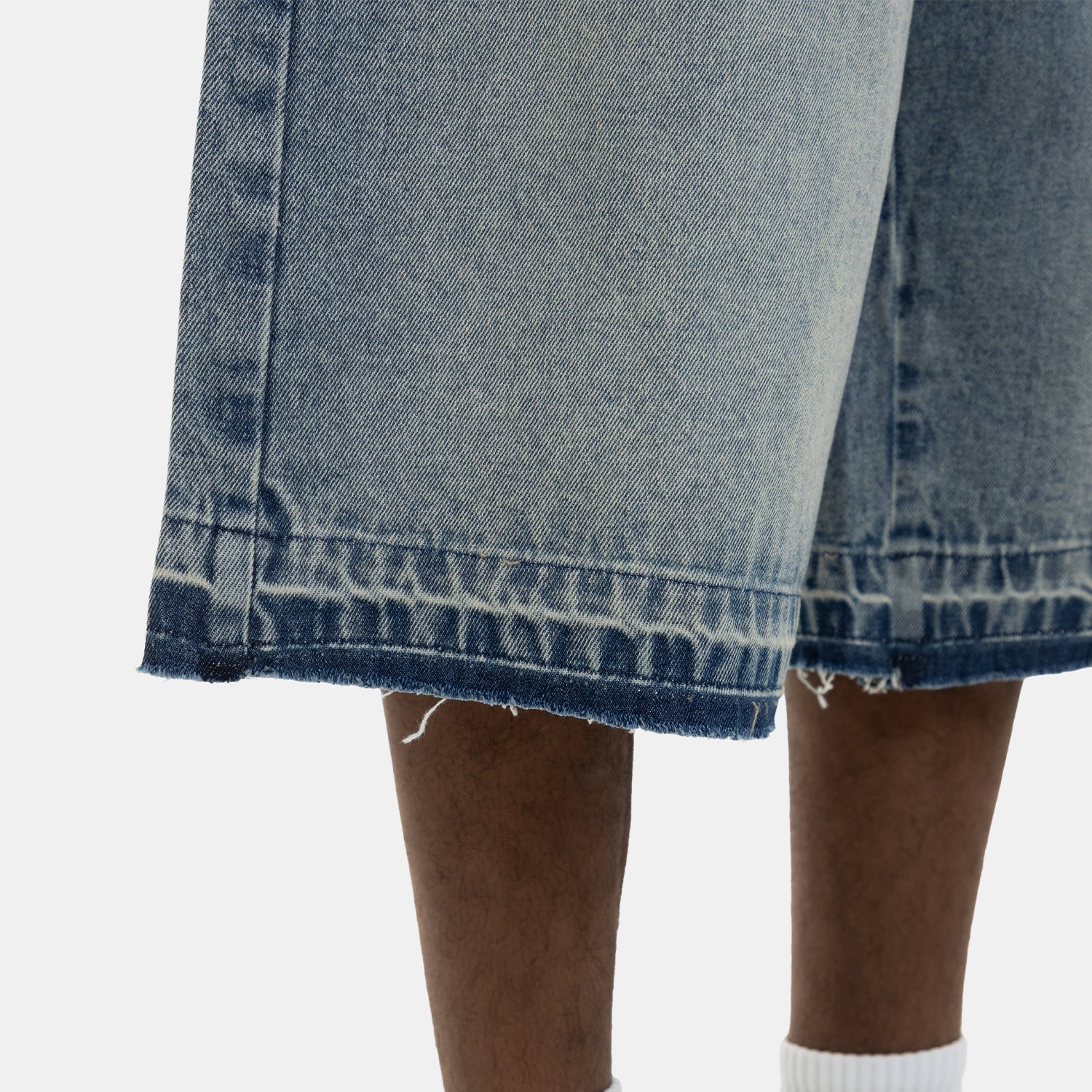 Wide Horizon Short Dark Blue