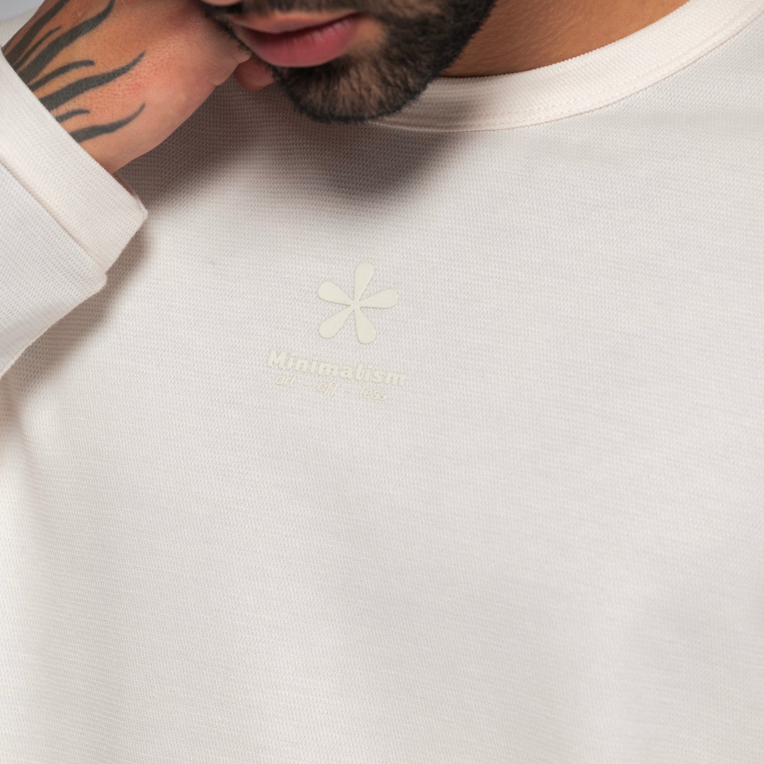 Buzo Manga Larga Cuello Redondo Estampado minimalista a Tono Marca Rappaz
