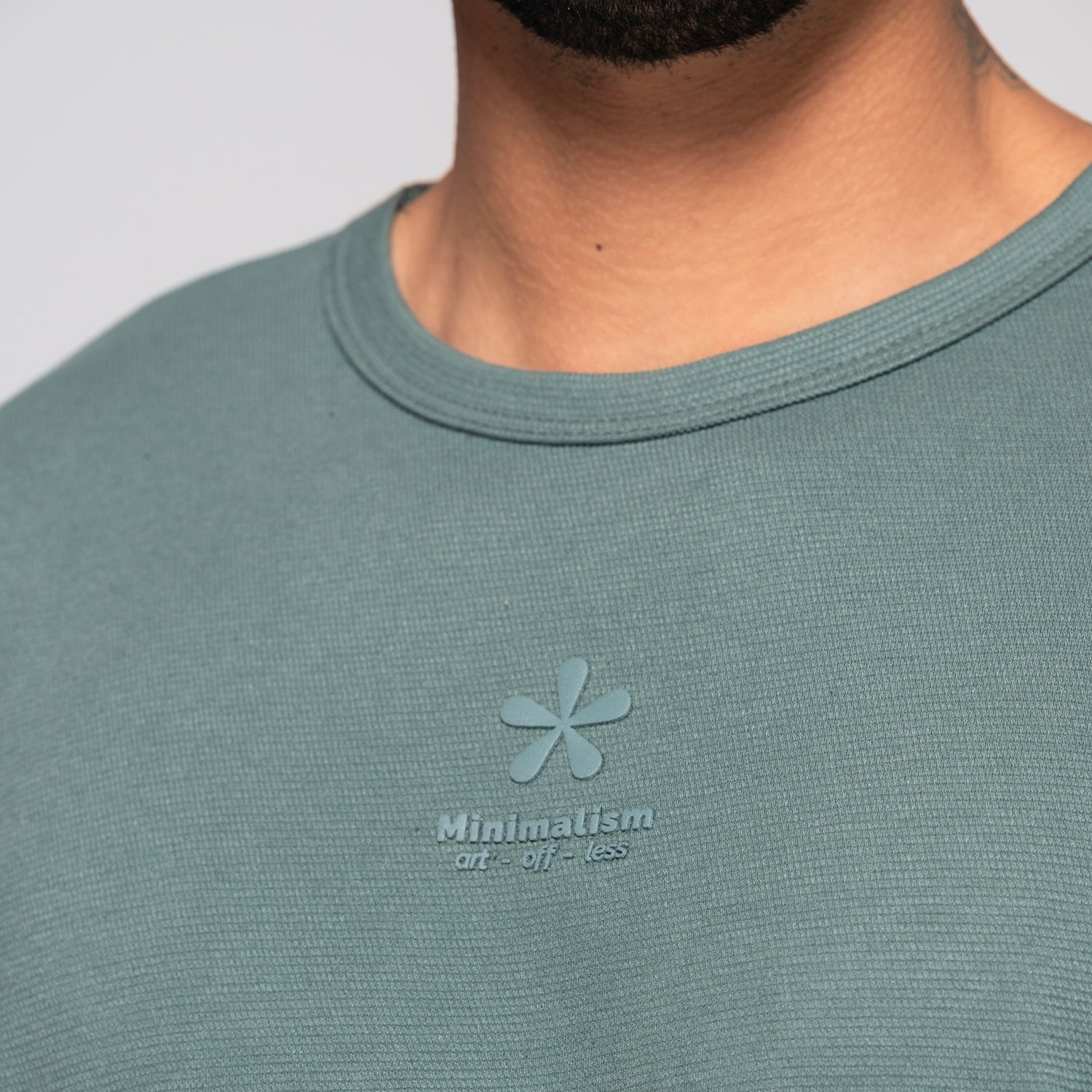 Buzo Manga Larga Cuello Redondo Estampado minimalista a Tono Marca Rappaz