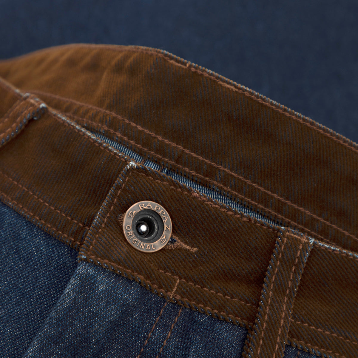Suede Waist Relaxed Jean Azul Oscuro