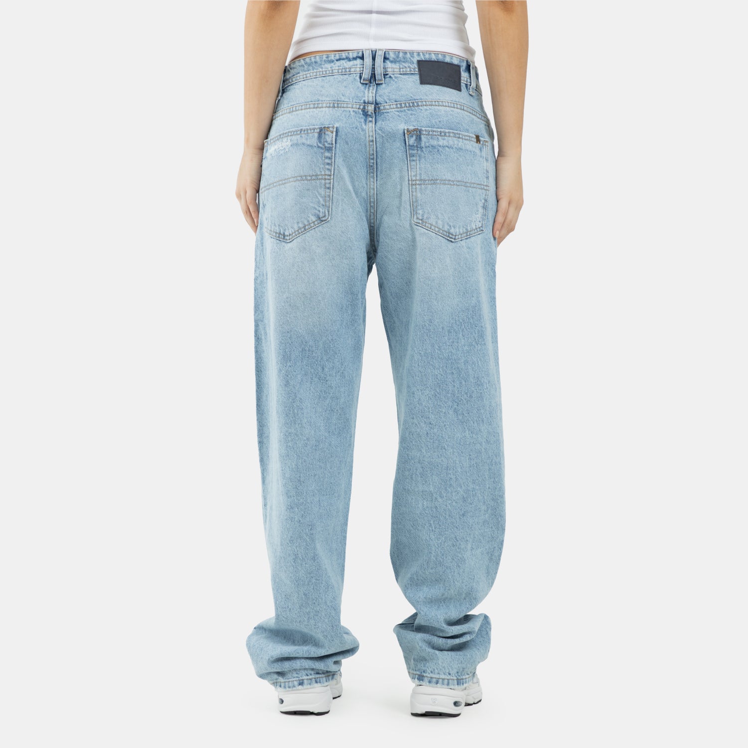 Light Blue Distressed Relaxed Jean WOMAN