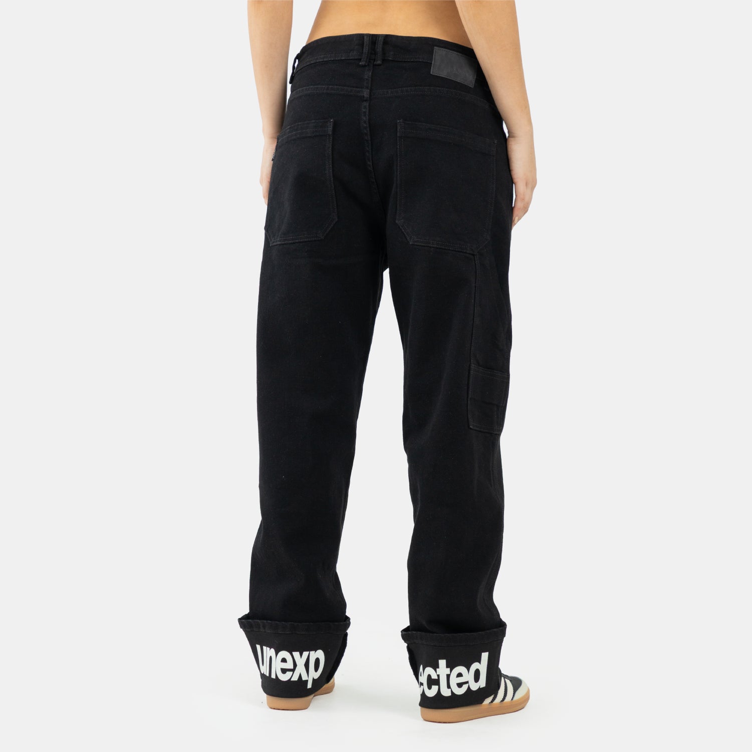 Unexpected Black Relaxed Jeans WOMAN