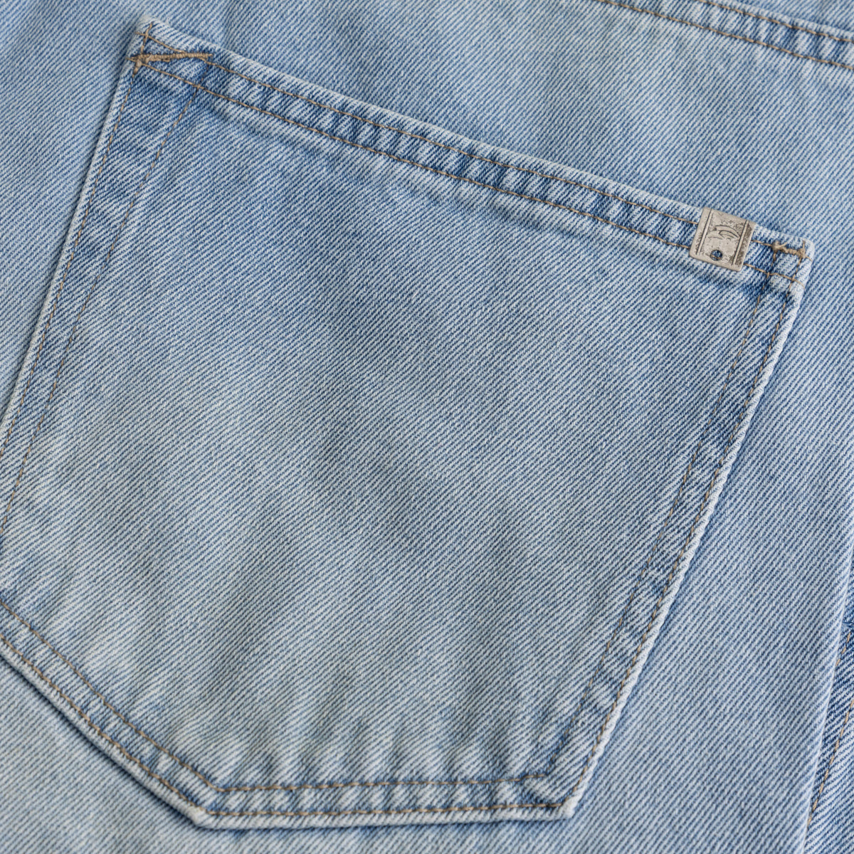 Denim Flow Relaxed Light Blue