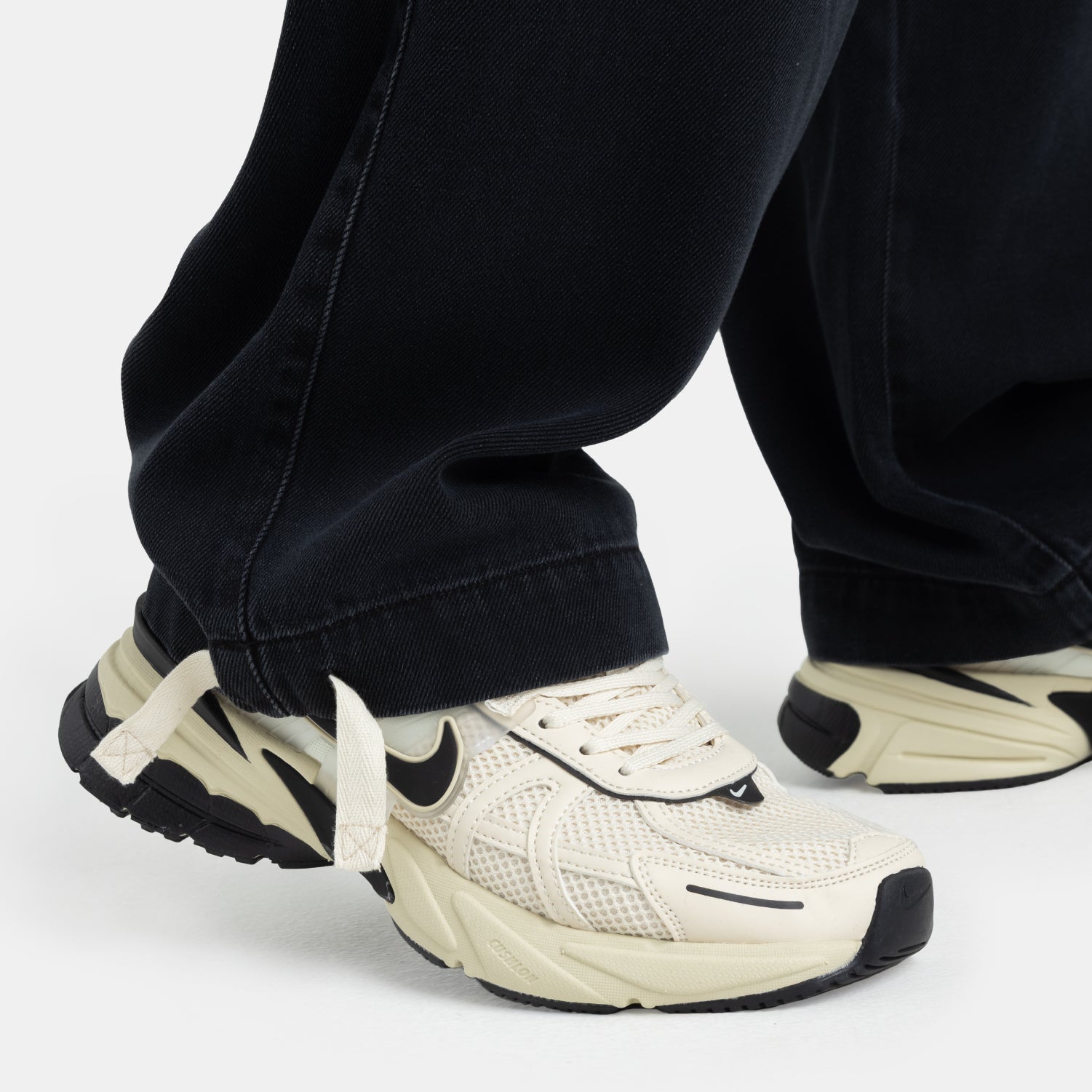 Void Statement Jogger Black