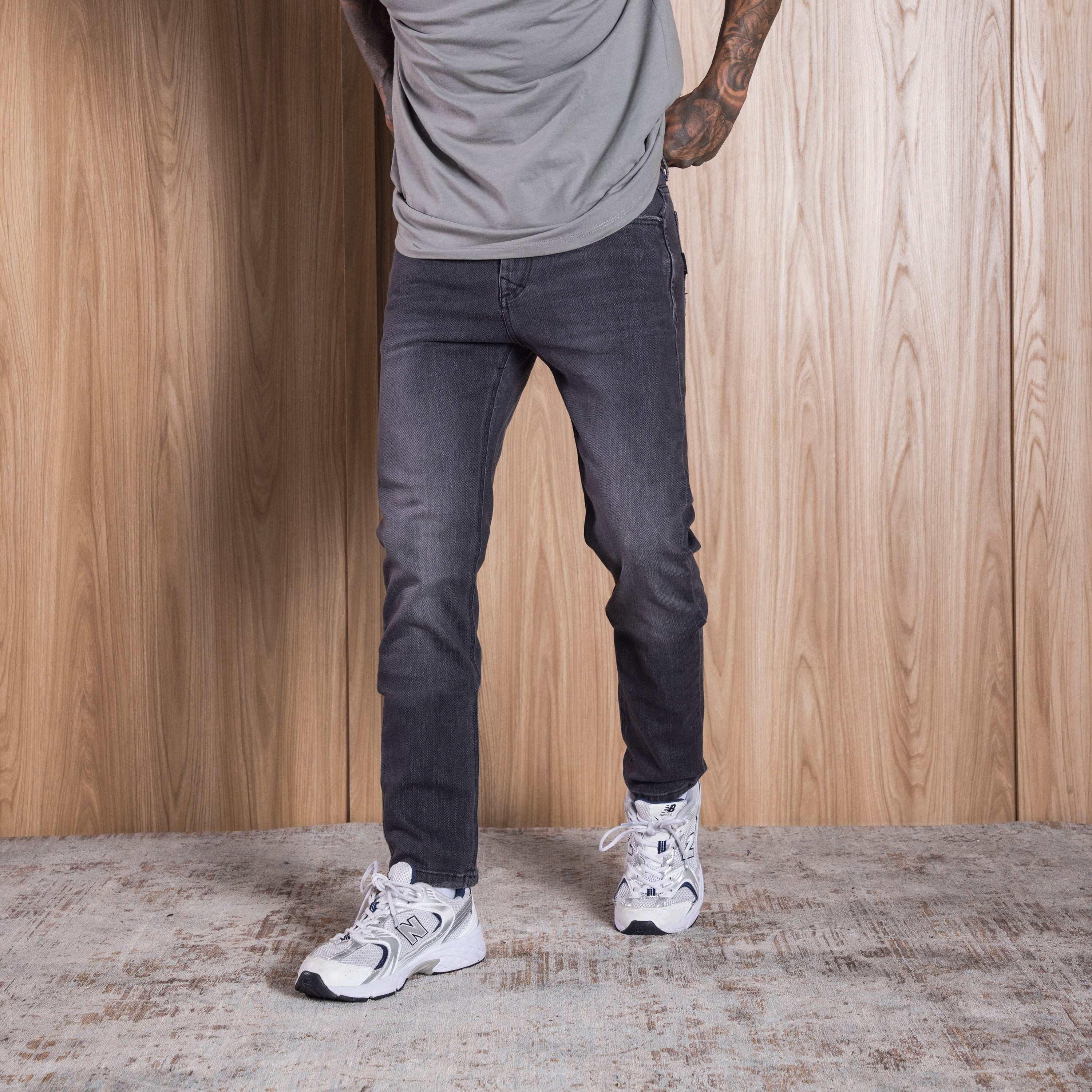 Jean Slim Fit Gris Oscuro