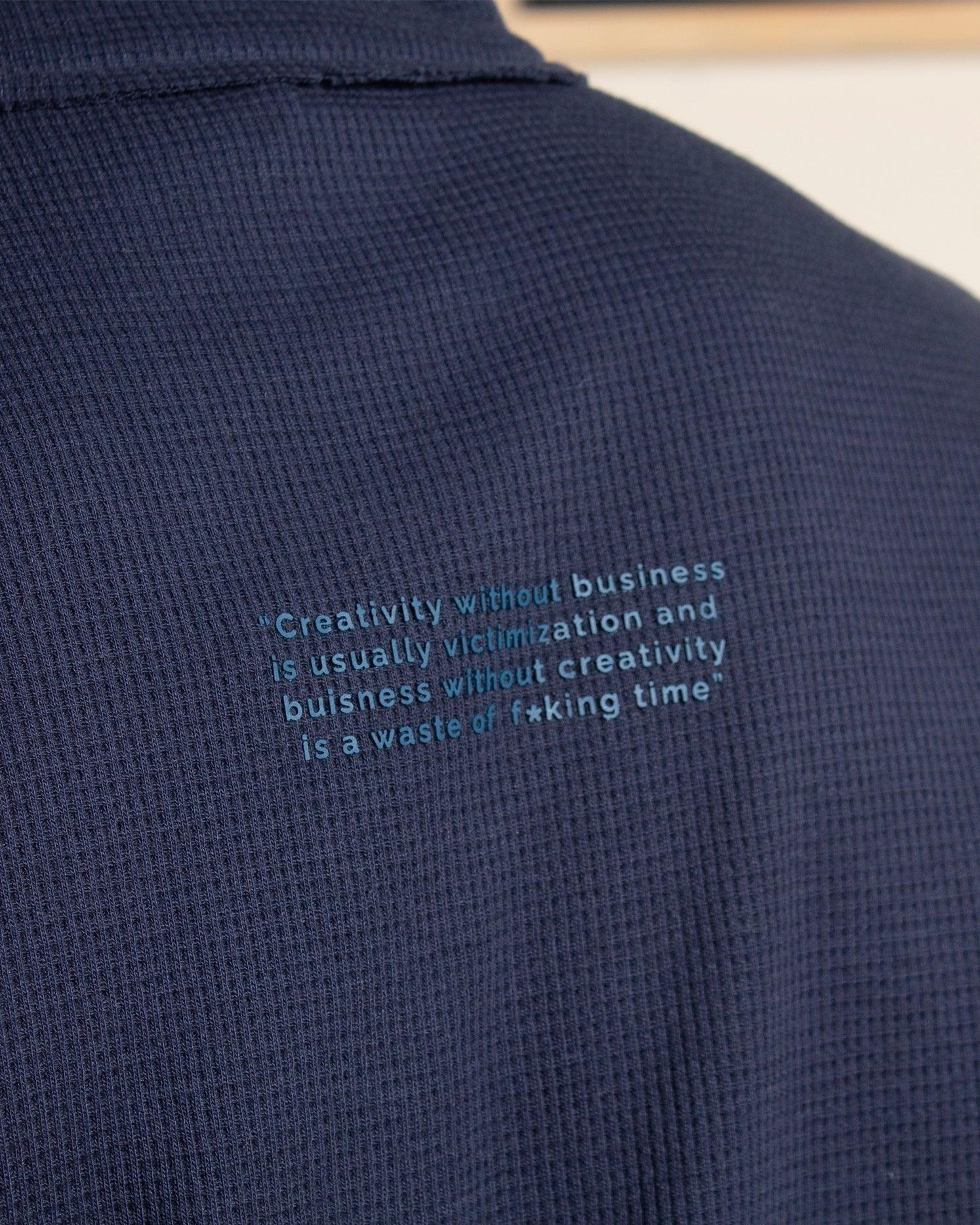 Buzo Polo Texturizado Cuello Nerú Sobrepuesto con Botonadura Marca Rappaz