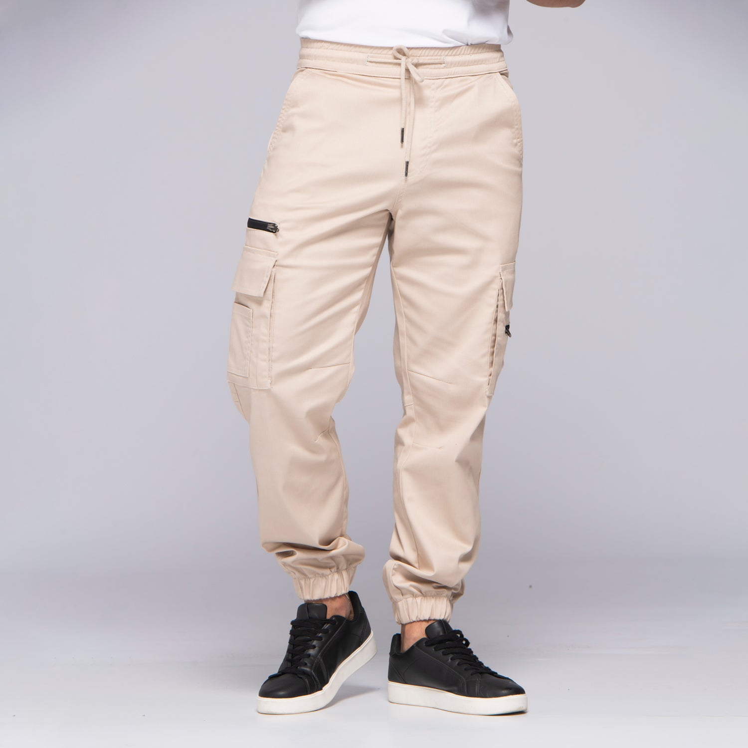 Jogger Cargo Bolsillos Invisibles Con Cierre en Contraste Marca Rappaz