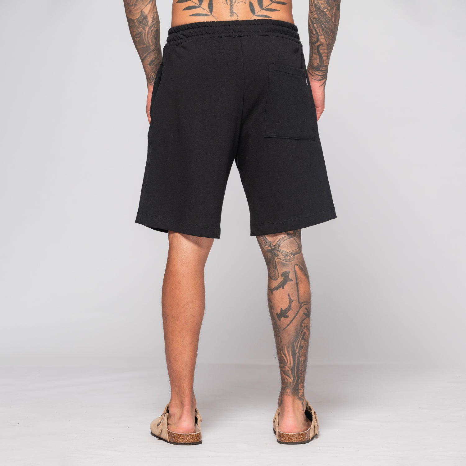 Bermuda Clásica Estampado Minimalista
