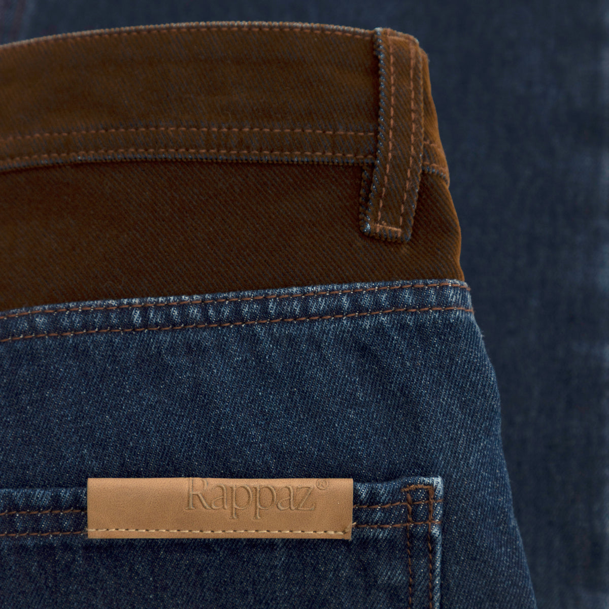 Suede Waist Relaxed Jean Azul Oscuro