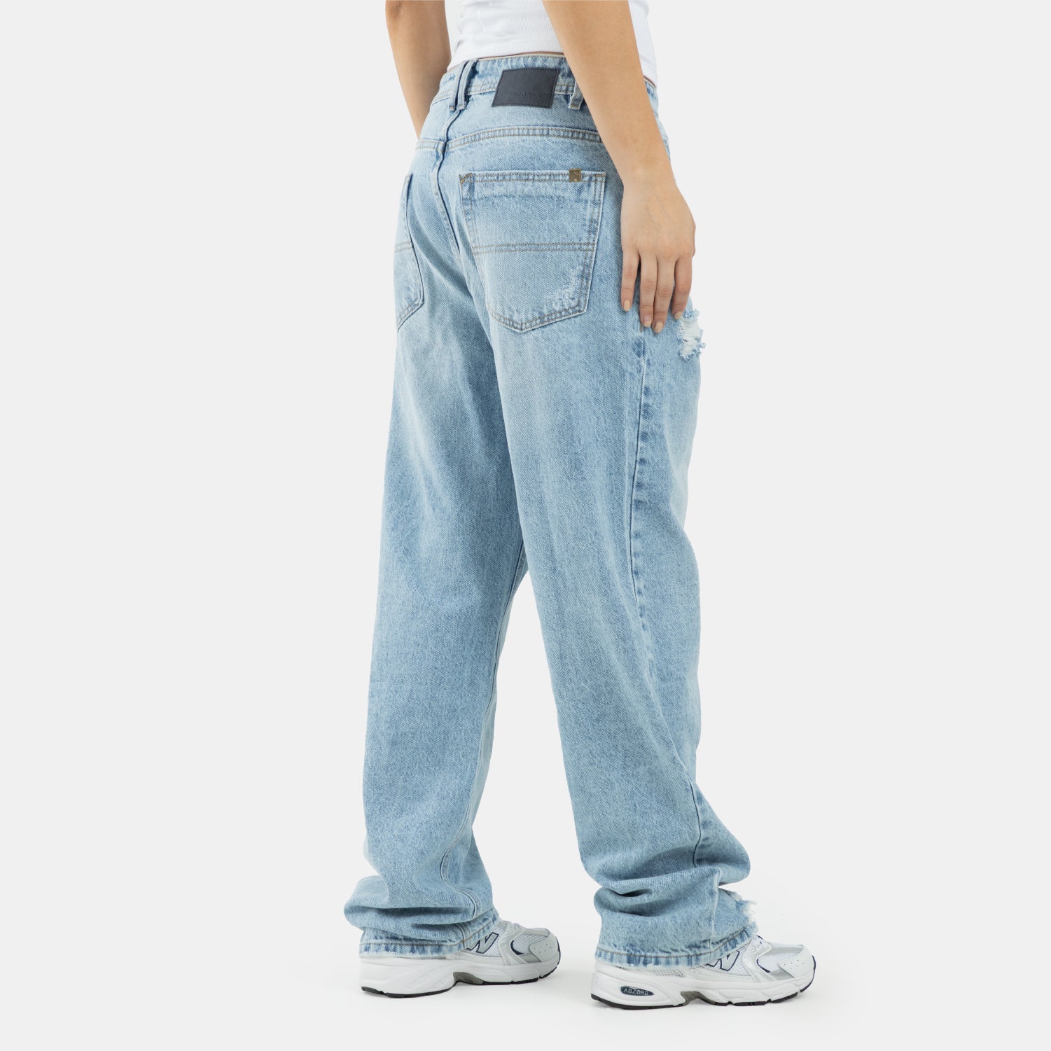 Light Blue Distressed Relaxed Jean WOMAN