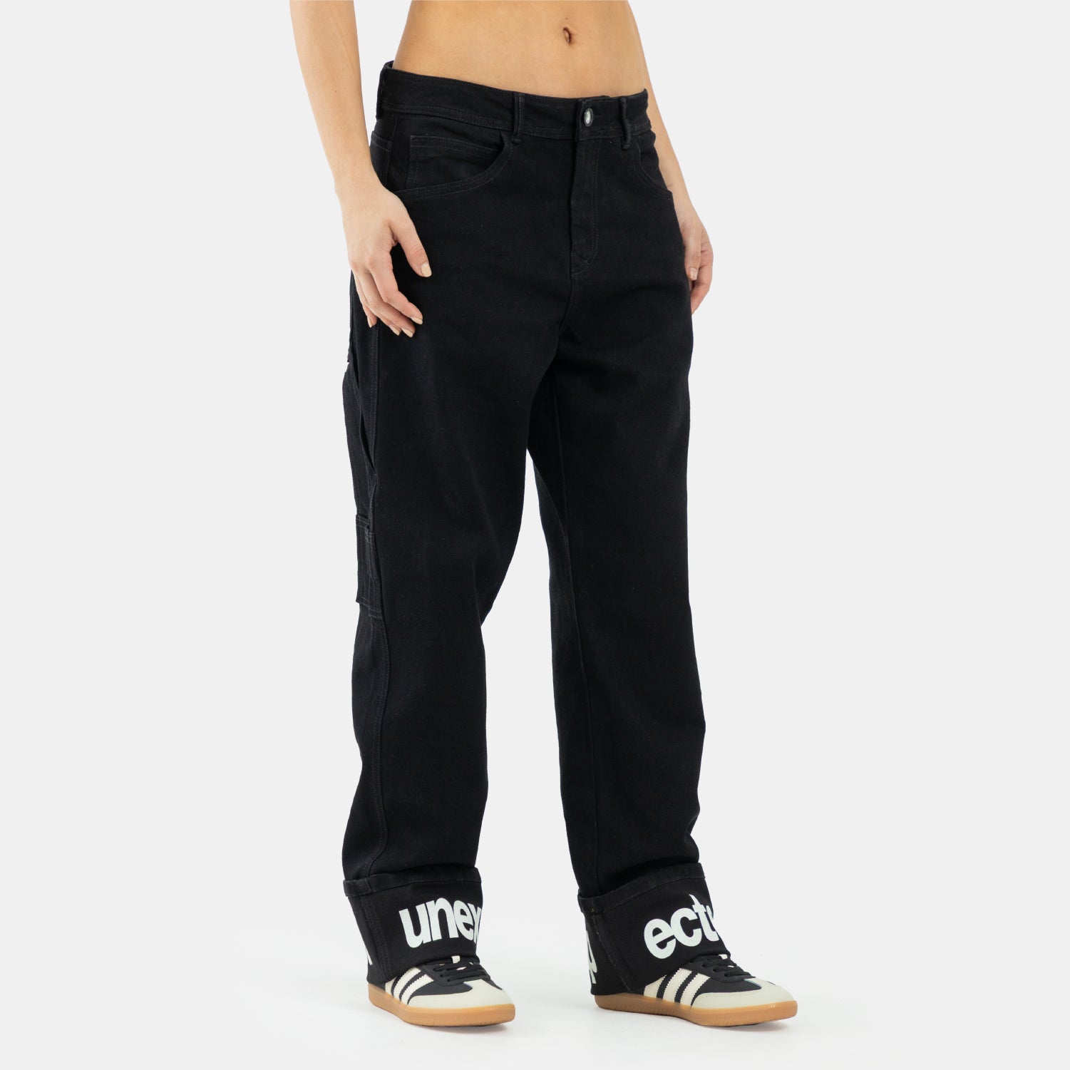 Unexpected Black Relaxed Jeans WOMAN