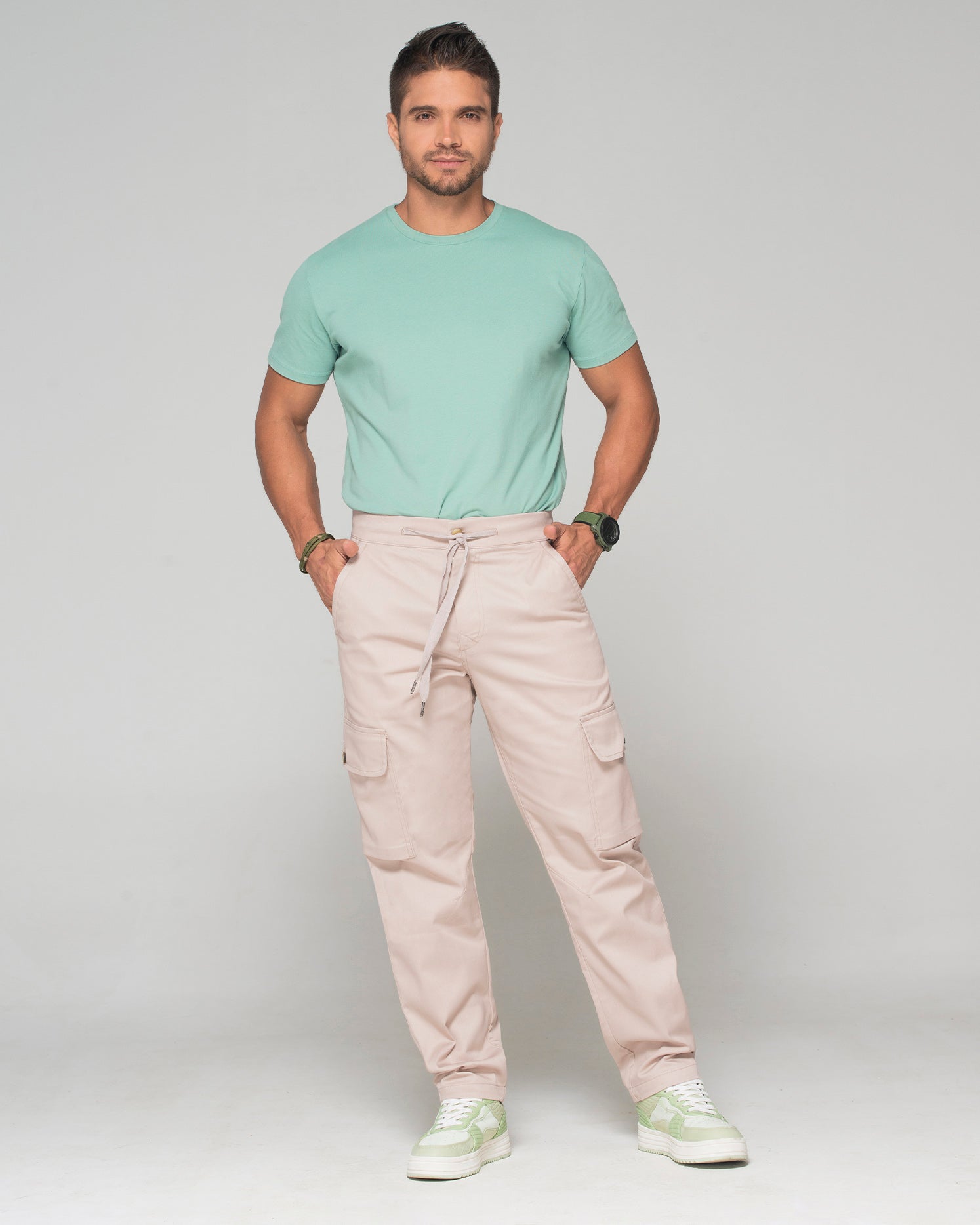 Pantalon Jogger Tipo Cargo ajustable en cintura 6 bolsillos funcionales