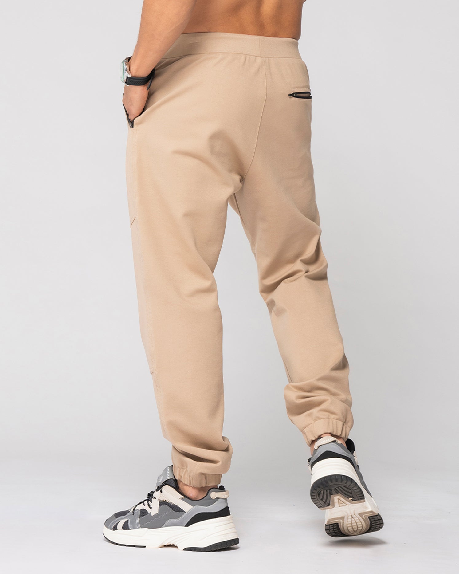 Jogger Active Costura Expuesta Bolsillos Internos Con Cierre En Contraste Marca Rappaz