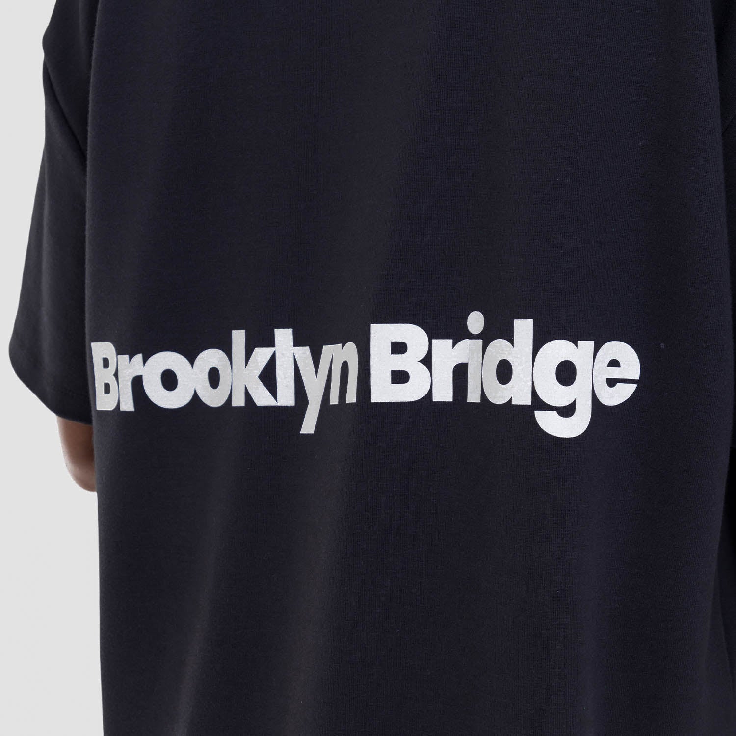 Boxy Fit Tee Brooklyn Bridge Black